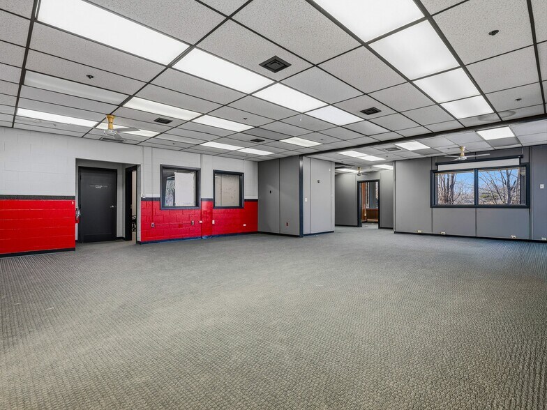 More Photos Of 90 Christ School Rd, Arden Distribution For Lease