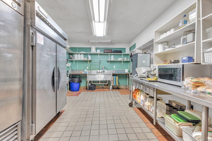 More Photos Of 1020 Sharon Rd, Beaver Restaurant For Sale