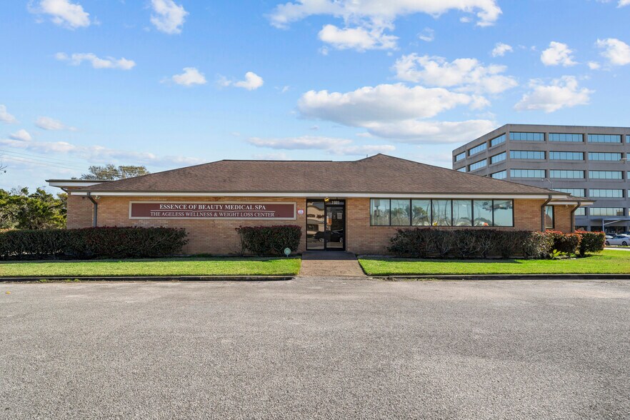 More Photos Of 1601 Liberty St, Richmond Medical For Lease