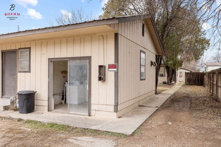 More Photos Of 2906-2908 Hunt St, Kerrville Apartments For Sale