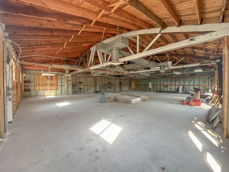 More Photos Of 4664 N Lowell Ave, Chicago Warehouse For Lease