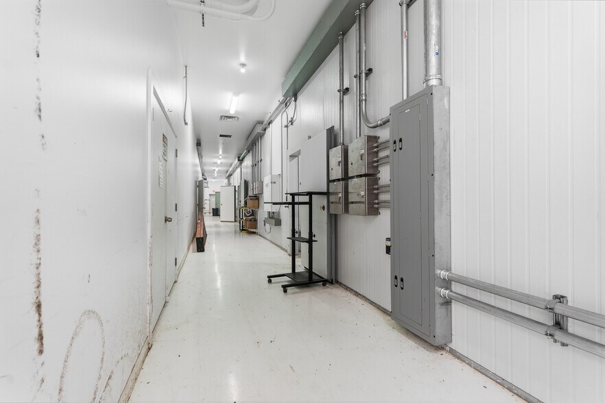 More Photos Of 22900 W Skelly Rd, Haskell Light Manufacturing For Sale