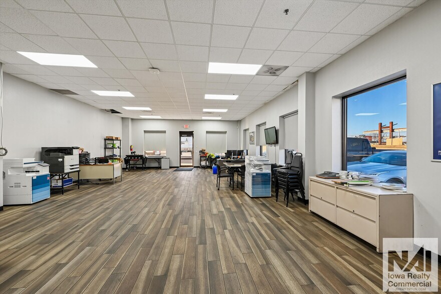 More Photos Of 4600-5000 20th Ave SW, Cedar Rapids Warehouse For Lease