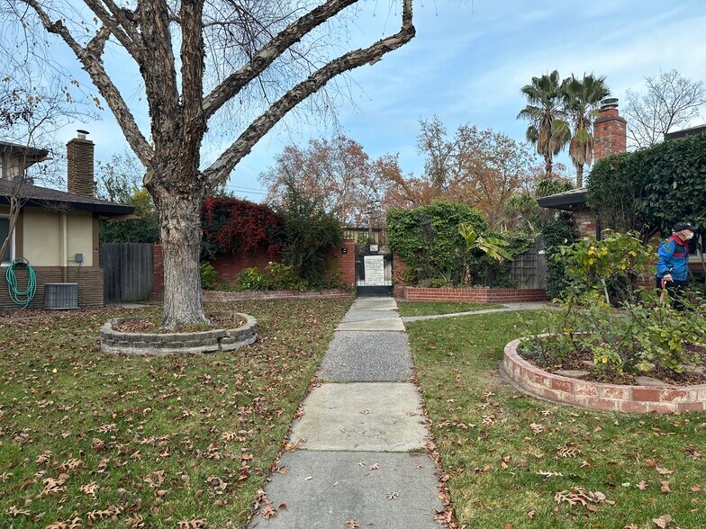 More Photos Of 834 Cathedral ct, Sacramento Land For Sale