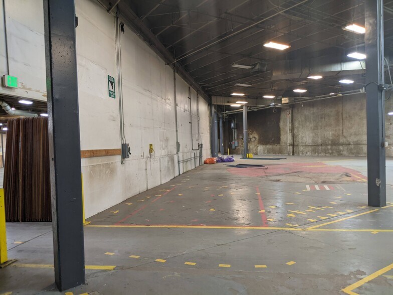 More Photos Of 1351 W Stanford Ave, Englewood Unknown For Lease