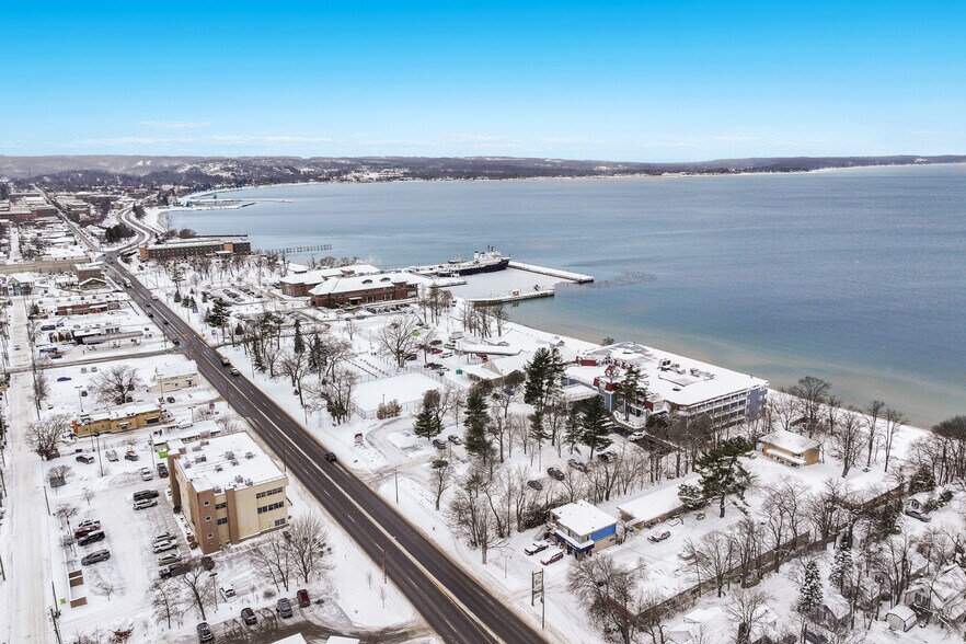 More Photos Of 841 E Front St, Traverse City Hotel For Sale