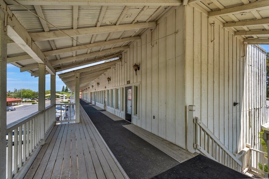 More Photos Of 1458-1468 Clovis Ave, Clovis Freestanding For Lease