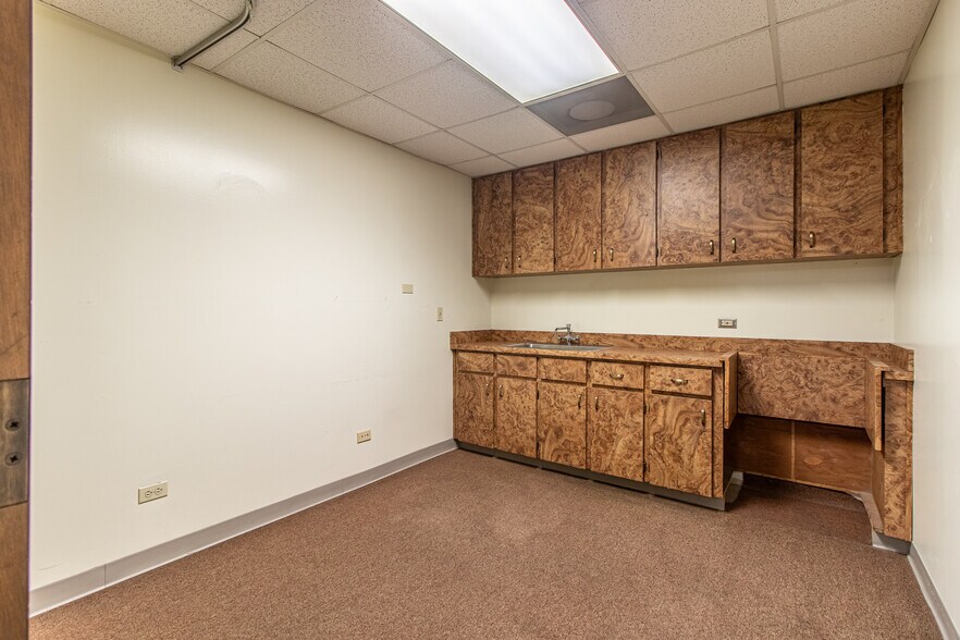 More Photos Of 398 Hart Street, Monroe Medical For Lease