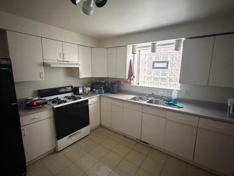 More Photos Of 836 S Morgan St, Chicago Multifamily For Sale