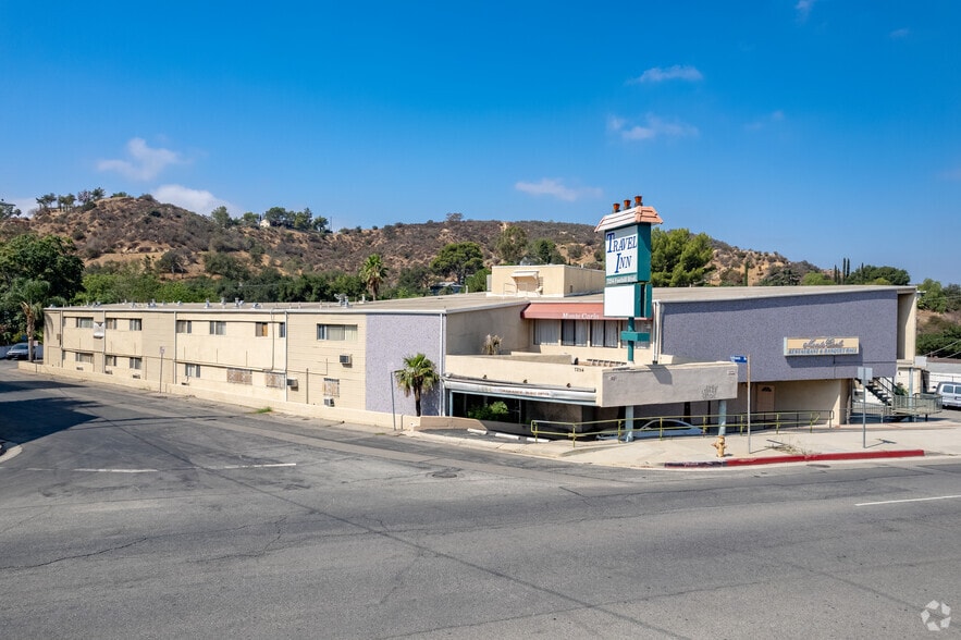 Primary Photo Of 7254 Foothill Blvd, Tujunga Hotel For Lease