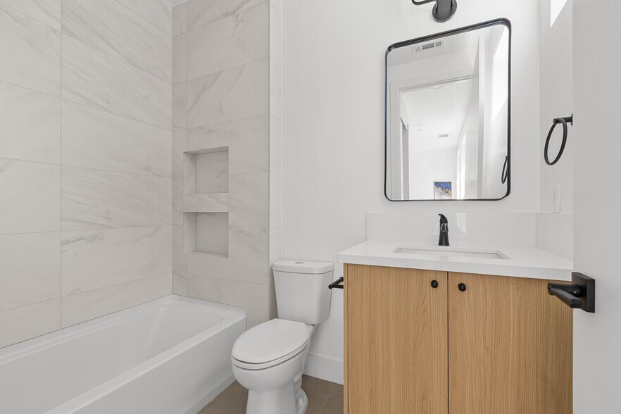 More Photos Of 1012 Uptown Aly, Sacramento Multifamily For Sale