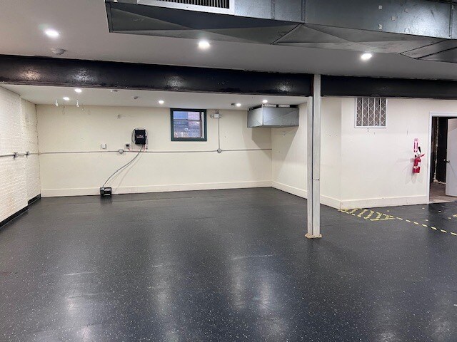 More Photos Of 10-12 Park St, Winchester Flex For Lease