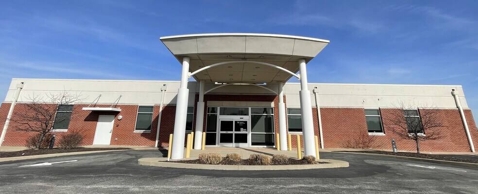 More Photos Of 624 Voris Jost Dr, Waterloo Medical For Lease