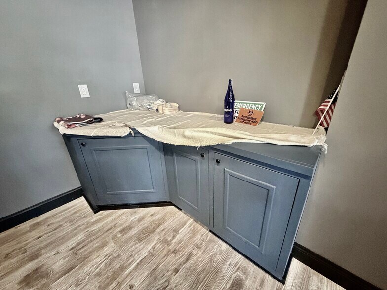 More Photos Of 23-35 Tokeneke Rd, Darien Unknown For Lease