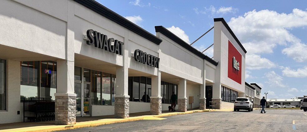 More Photos Of 3813-3815 Ross Clark Cir, Dothan Storefront For Sale