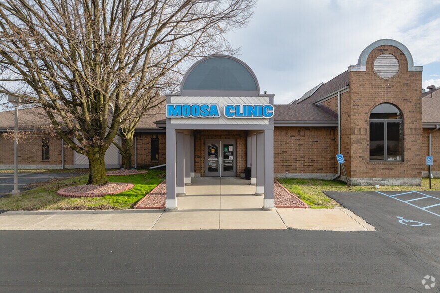 More Photos Of 6839-6855 Spring Valley Dr, Holland Medical For Lease