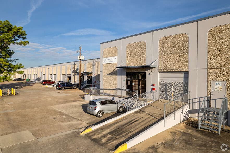 Primary Photo Of 3800-3898 W 11th St, Houston Warehouse For Lease