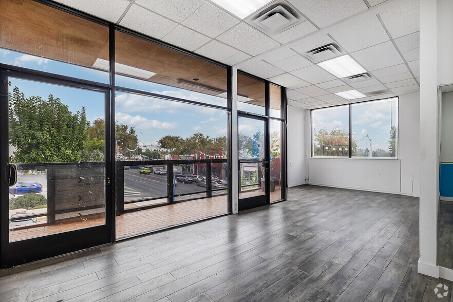 More Photos Of 8205 Santa Monica Blvd, West Hollywood General Retail For Lease