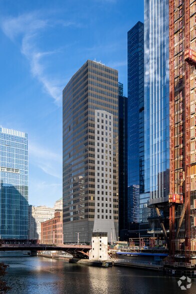 More Photos Of 150 N Wacker Dr, Chicago Office For Lease