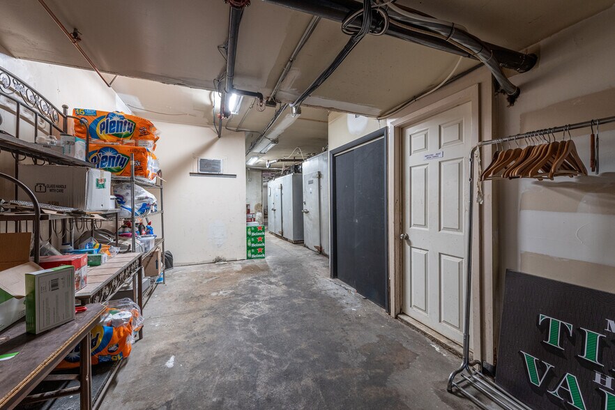 More Photos Of 112 Chestnut St, Philadelphia Storefront Retail Residential For Sale