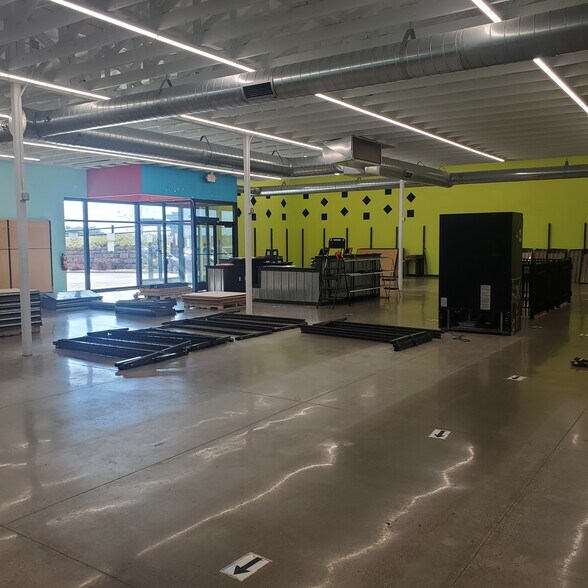 More Photos Of 1340 Water Wheel Dr, Waunakee Storefront Retail Office For Lease