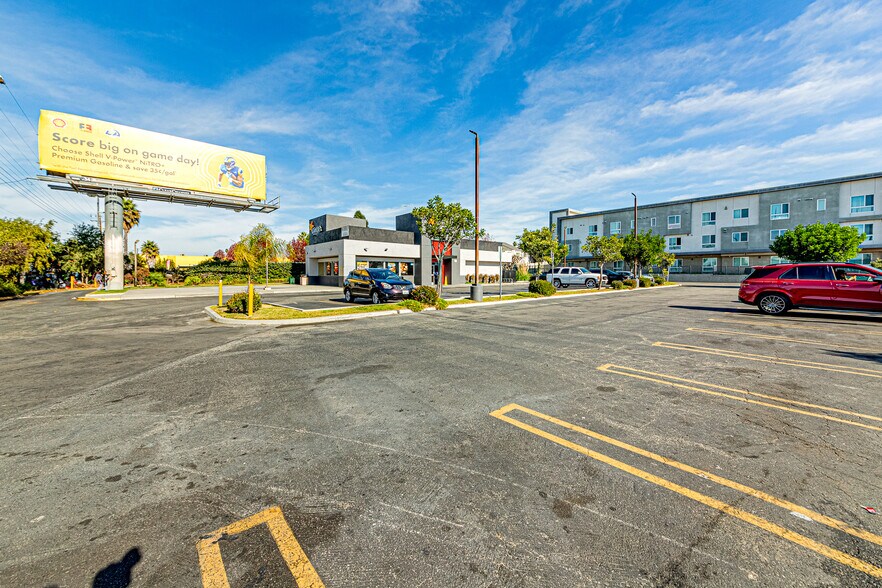 More Photos Of 11224 S Western Ave, Los Angeles Freestanding For Sale