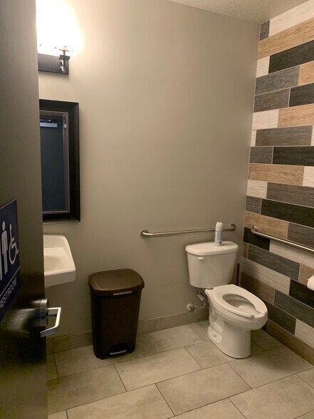 More Photos Of 1905 N Wildwood St, Boise Office For Lease