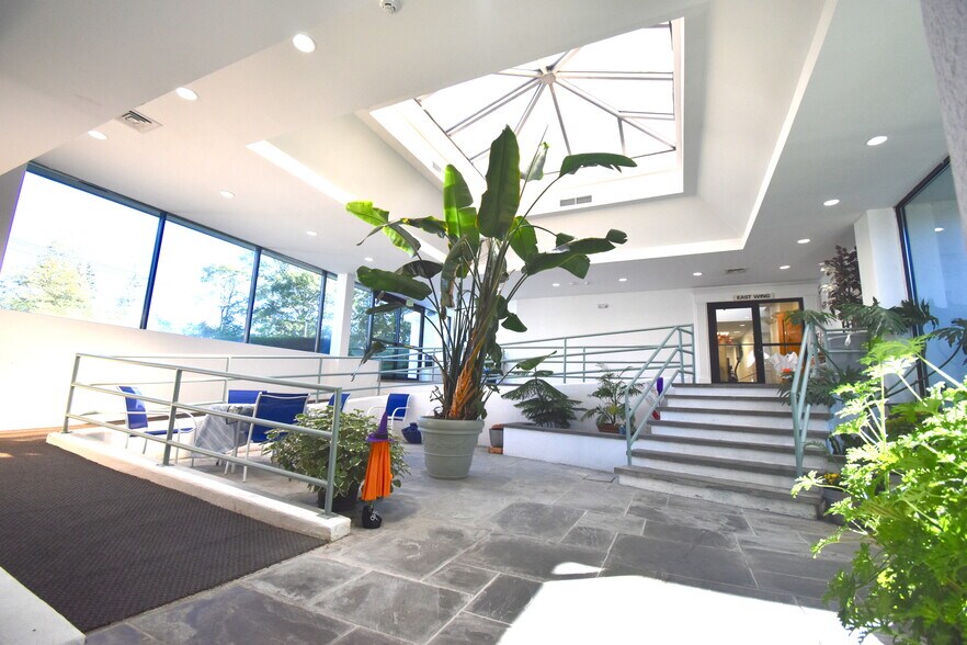 More Photos Of 120 New York Ave, Huntington Medical For Sale