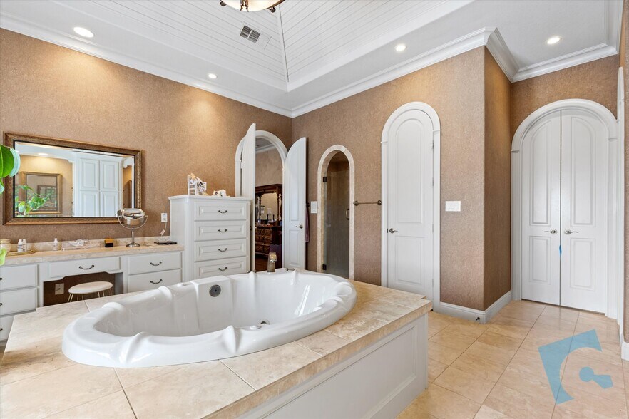 More Photos Of 5316 Bransford Rd, Colleyville Office For Sale