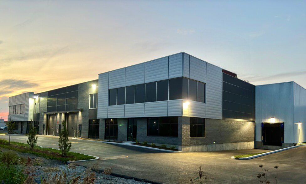More Photos Of 100 Rue Robert-Mckenzie, Beauharnois Warehouse For Lease