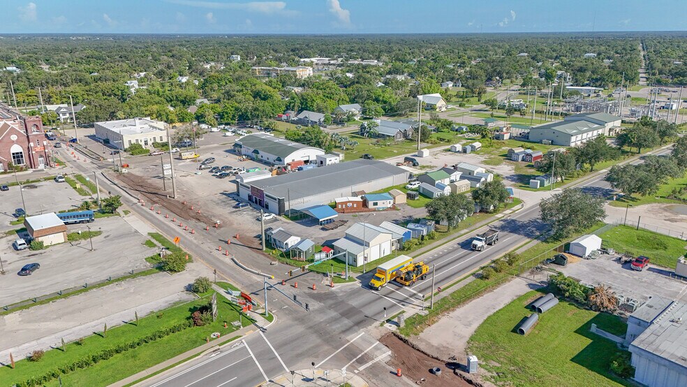 More Photos Of 14 W Hickory St, Arcadia Freestanding For Lease