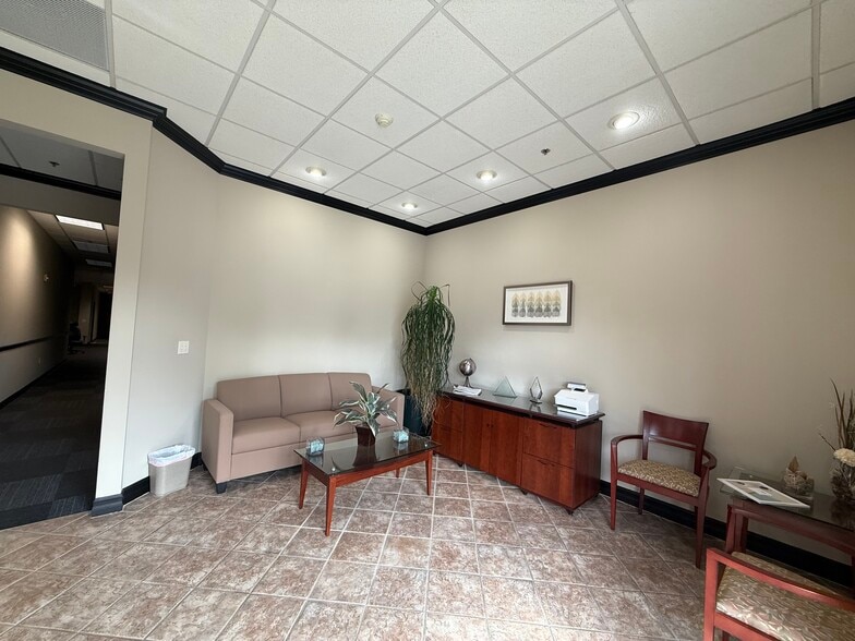 More Photos Of 11 Penns Trl, Newtown Light Distribution For Lease