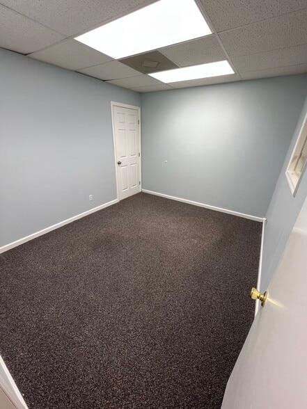 More Photos Of 211 Donelson Pike, Nashville Office For Lease