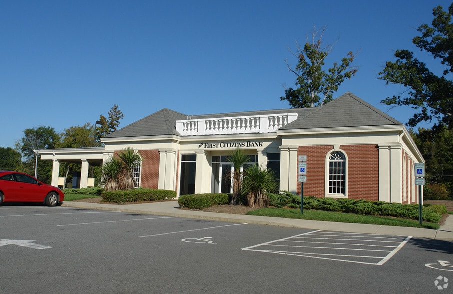 Primary Photo Of 8916 Albemarle Rd, Charlotte Bank For Sale