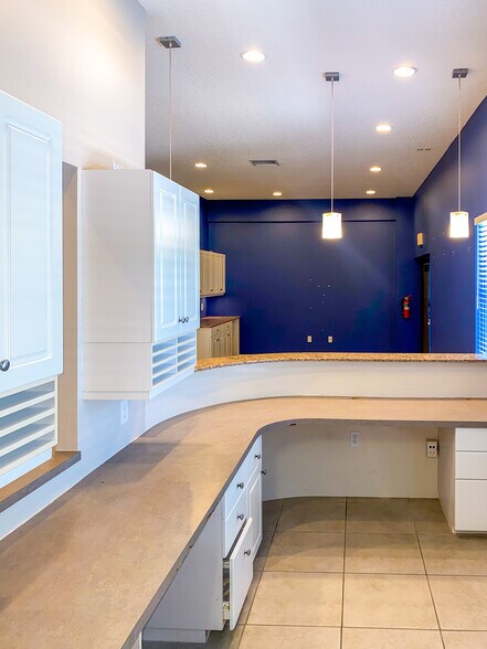 More Photos Of 2301 60th St, Bradenton Medical For Lease