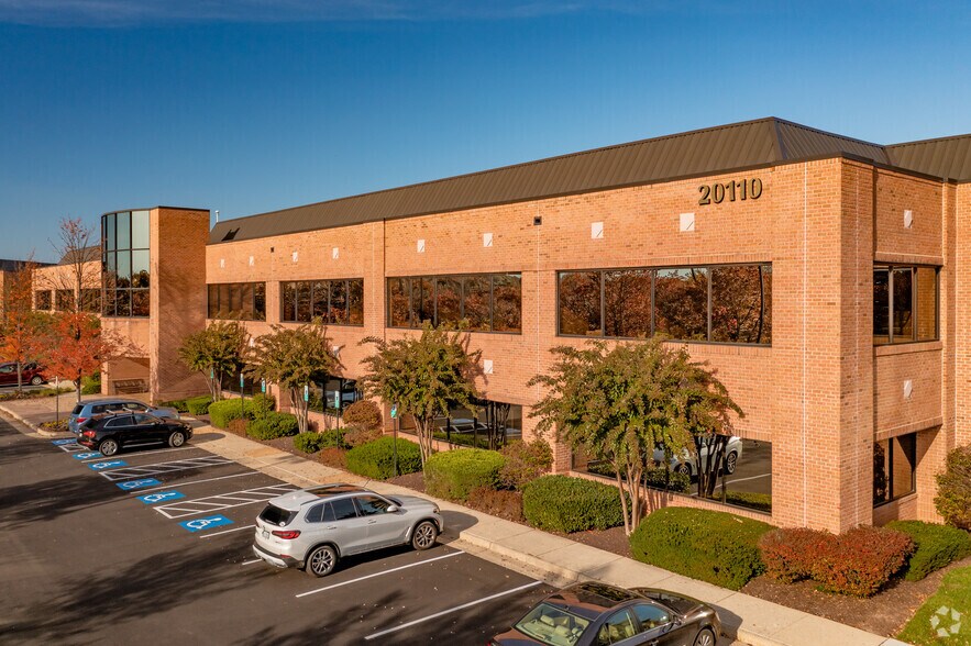 More Photos Of 20116 Ashbrook Pl, Ashburn Unknown For Lease