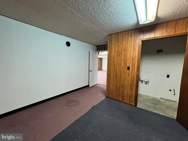 More Photos Of 260 School St, Romney Office For Lease