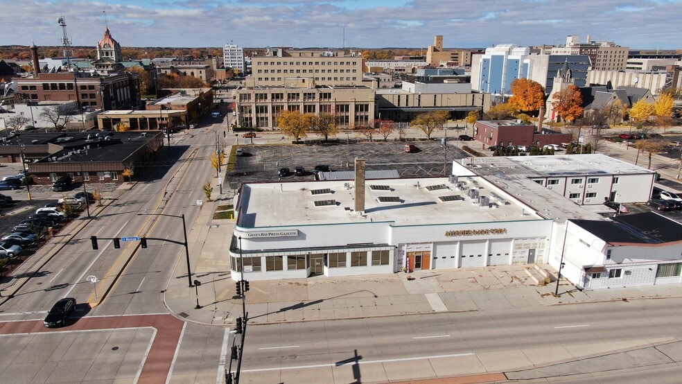 More Photos Of 533 E Walnut St, Green Bay Freestanding For Lease
