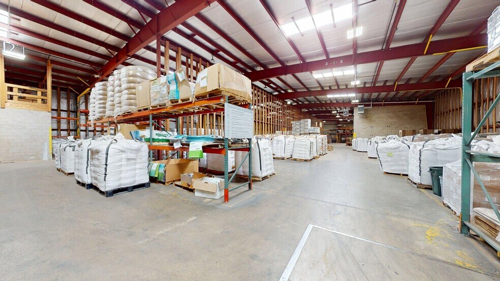More Photos Of 2919 Packers Ave, Madison Warehouse For Lease
