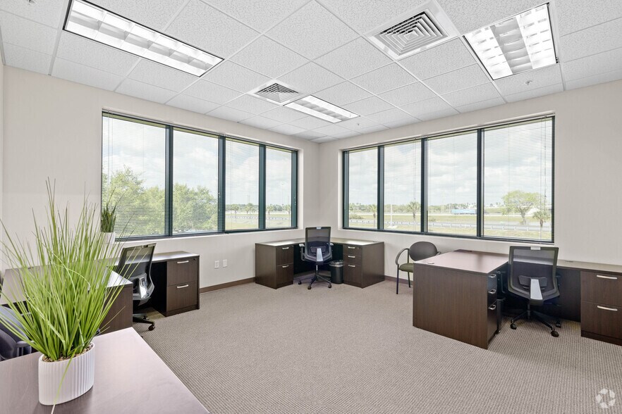 More Photos Of 1860 SW Fountainview Blvd, Port Saint Lucie Coworking Space