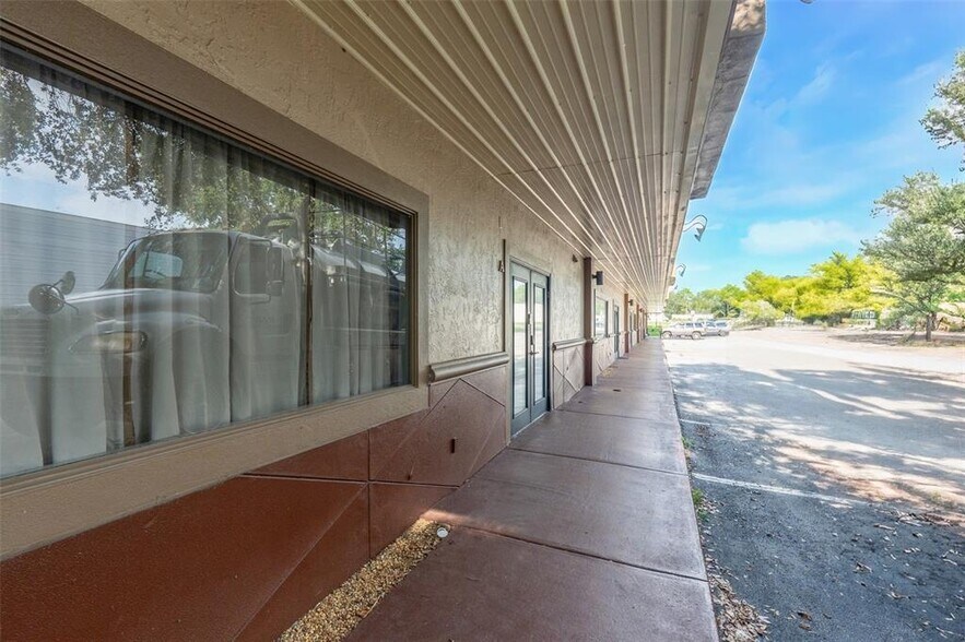 More Photos Of 905 Jan Mar Ct, Clermont Light Distribution For Lease