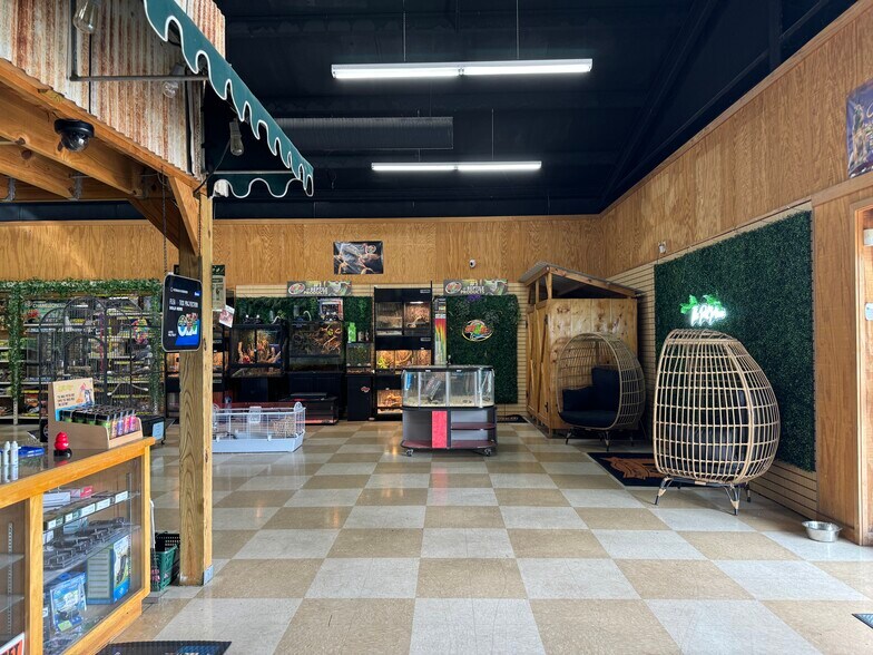 More Photos Of 1708 E Broad Ave, Rockingham General Retail For Sale