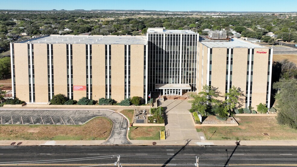More Photos Of 2701 S Johnson St, San Angelo Industrial For Sale