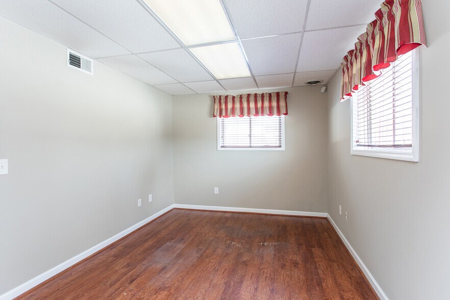 More Photos Of 891 Saratoga Rd, Gansevoort Warehouse For Lease