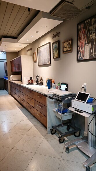 More Photos Of 25550 Hawthorne Blvd, Torrance Medical For Sale