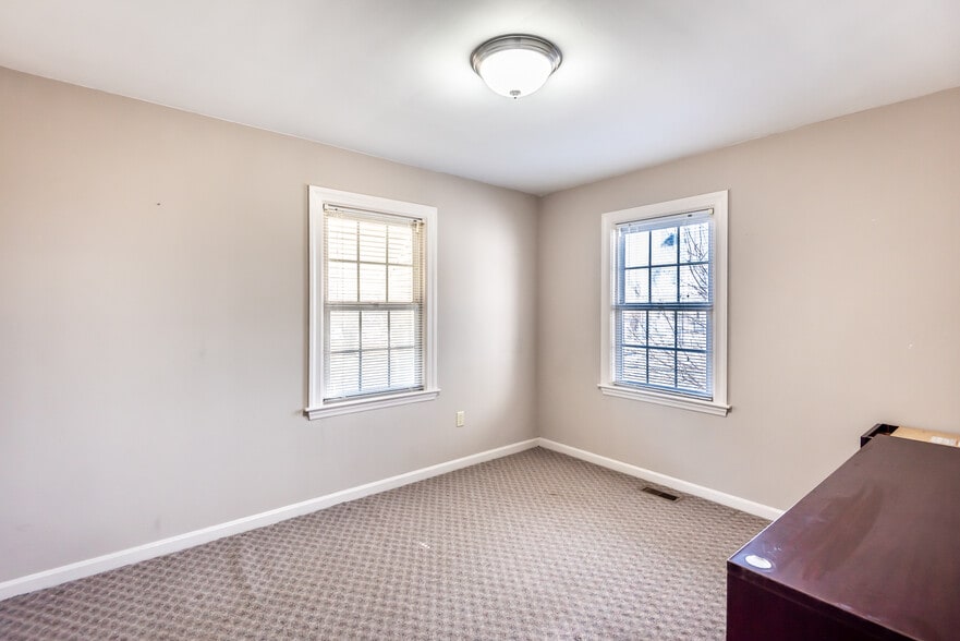 More Photos Of 3386 N State Route 123, Lebanon Office For Sale