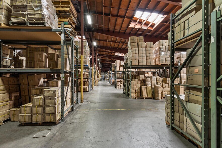 More Photos Of 6310 Corsair St, Commerce Manufacturing For Sale