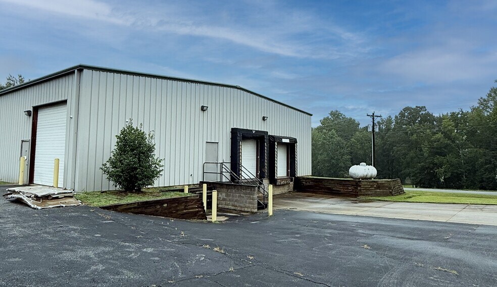 More Photos Of 1105 Old Buncombe Rd, Greenville Flex For Lease