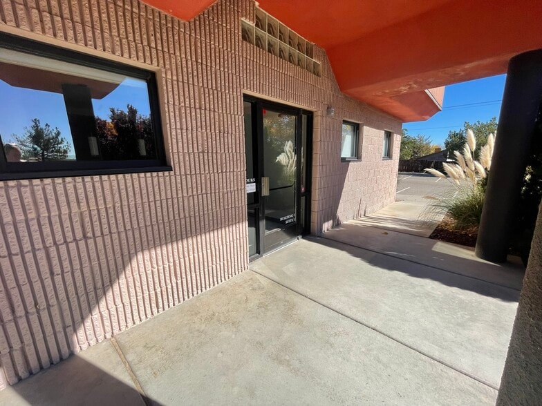 More Photos Of 2700 Farmington Ave, Farmington Office For Sale