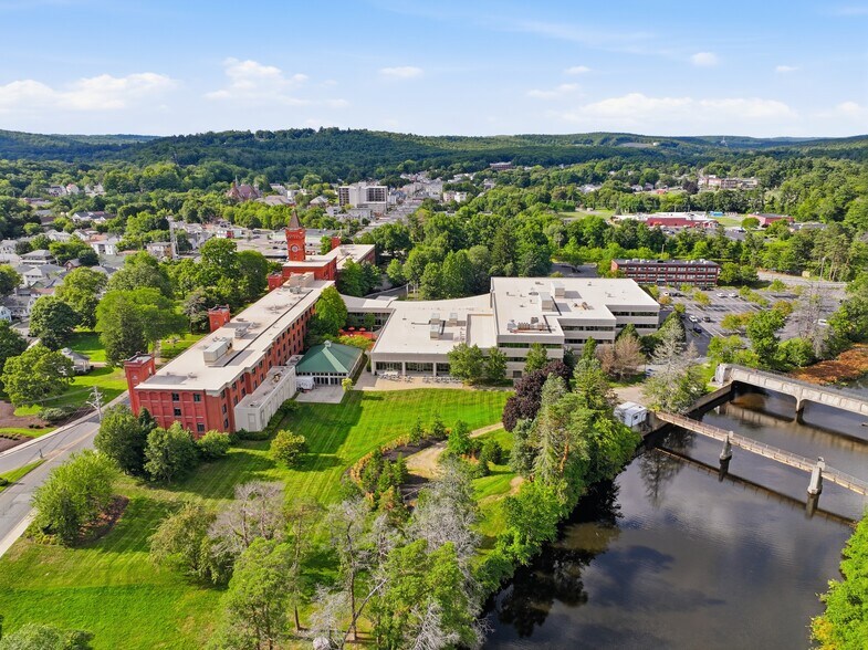 More Photos Of 14 Mechanic St, Southbridge Hotel For Sale